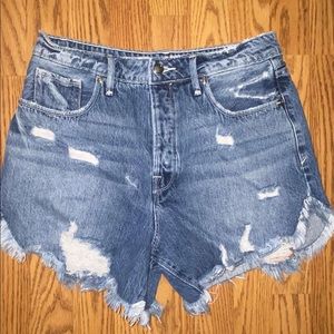 GOOD AMERICAN denim shorts